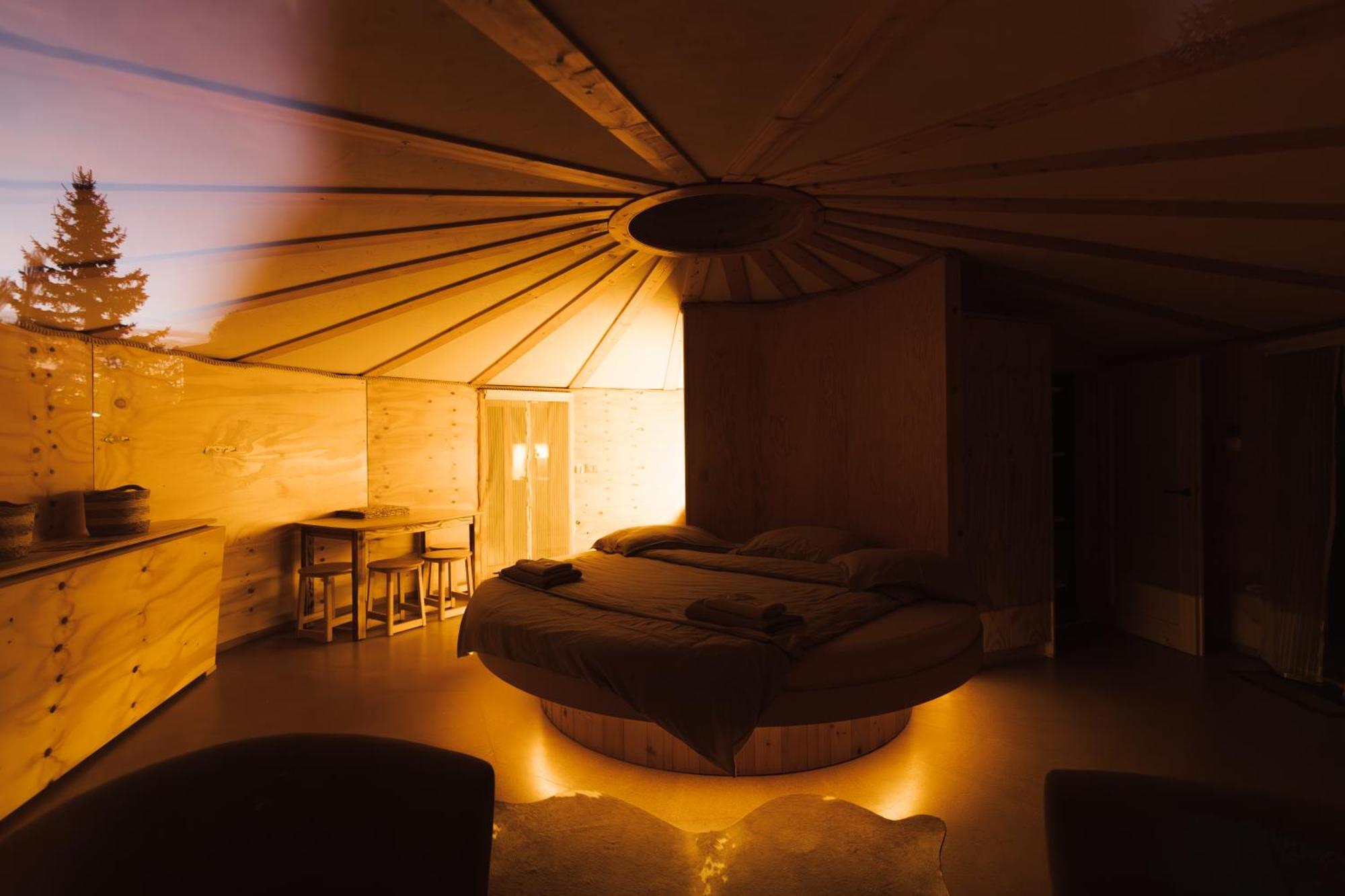 Glamp V Hluboke - Yurts And Wooden Houses Vsetin Exterior photo